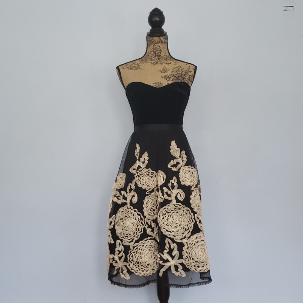 Nanette Lepore Strapless Velvet Flamenco D…